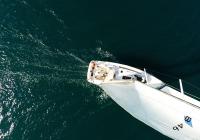 bateau à voile bavaria 46 voilier grand-voile nadir vue verticalee cockpit